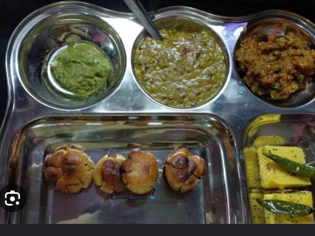 ורנאסי Banarasiya Stay Walking Distance To Banaras Railway Station מראה חיצוני תמונה